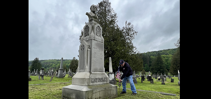 Maydole Hose Co. tends to graves of former members
